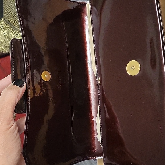 LOUIS VUITTON Sobe Wine red patent clutch bag - Picture 6 of 17